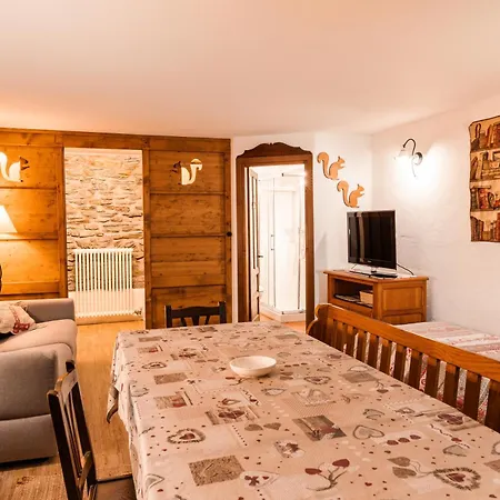 Maison De L'ecureuil Apartment