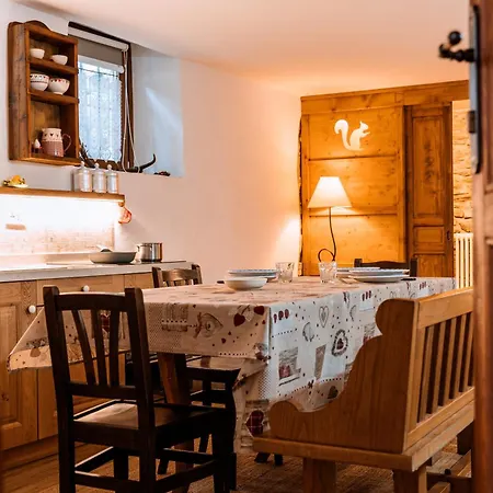 Apartment Maison De L'ecureuil Courmayeur